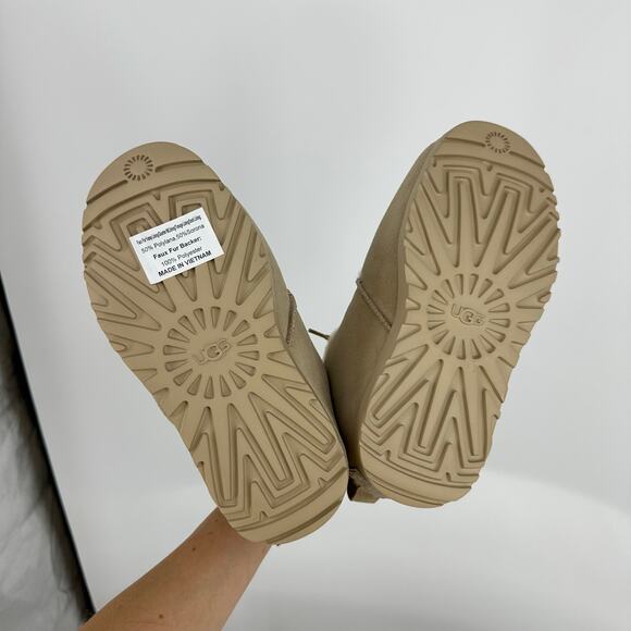 NEW UGG Size 6 Pumped Faux Fur Trim Mustard Seed Platform Suede Bootie Shoes - Picture 5 of 9